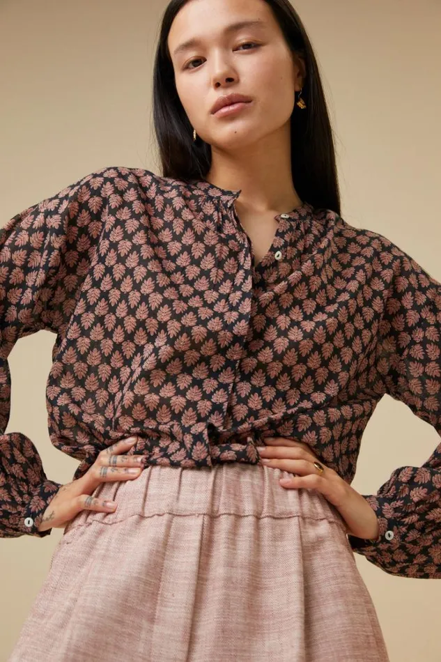 ByBar Blouses Vrouwelijk Cecile Leaf Blouse Leaf Print ByBar Blouses Vrouwelijk Cecile Leaf Blouse Leaf Print