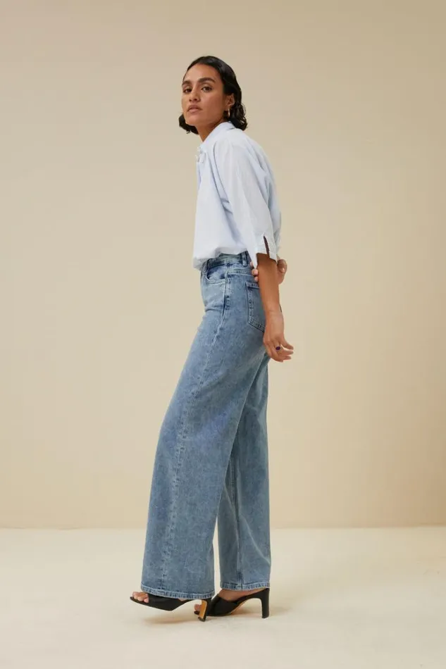 ByBar Blouses Vrouwelijk Norel Chambray Blouse Light Blue ByBar Blouses Vrouwelijk Norel Chambray Blouse Light Blue