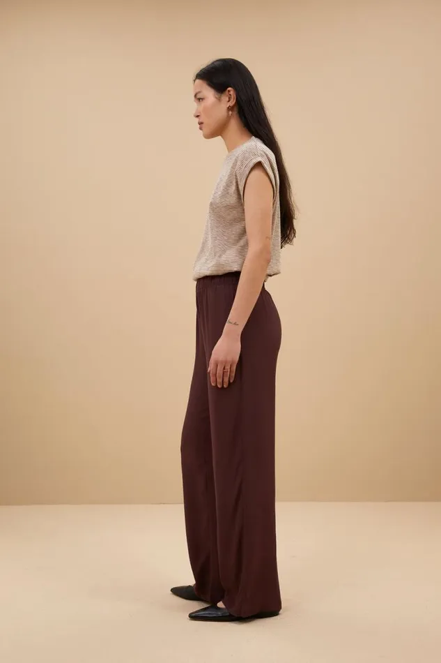 ByBar Tops and Shirts Vrouwelijk Tobi Thin Stripe Top Pecan ByBar Tops and Shirts Vrouwelijk Tobi Thin Stripe Top Pecan