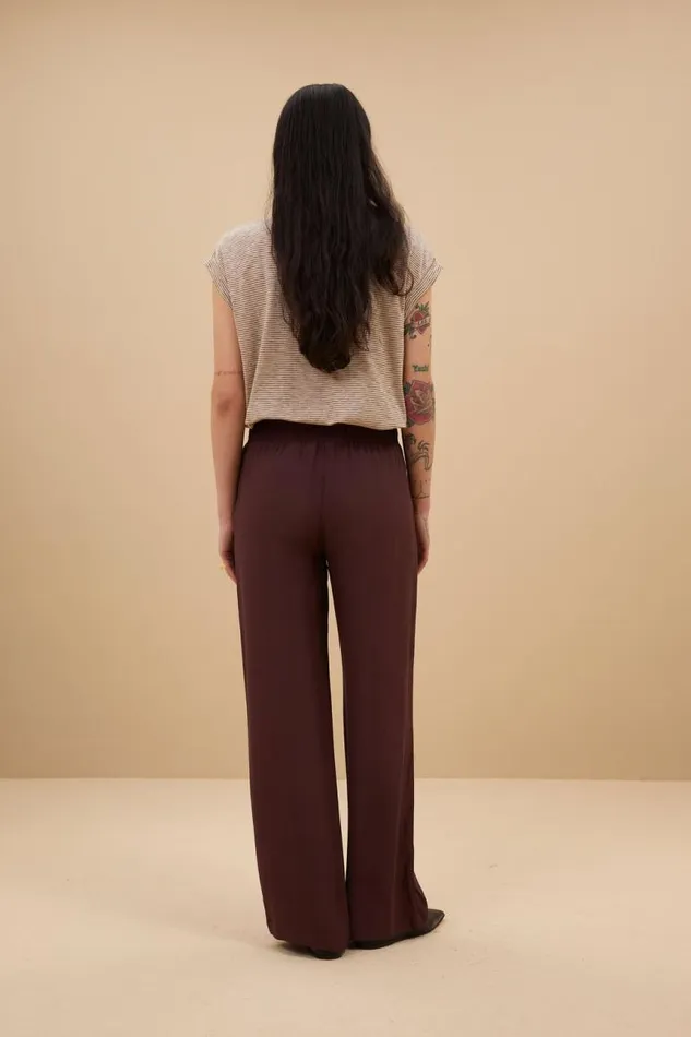 ByBar Tops and Shirts Vrouwelijk Tobi Thin Stripe Top Pecan ByBar Tops and Shirts Vrouwelijk Tobi Thin Stripe Top Pecan