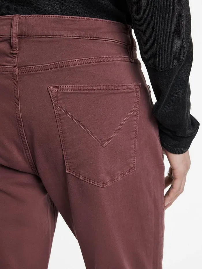J702 8211 SLIM FIT Oxblood Men John Varvatos Jeans