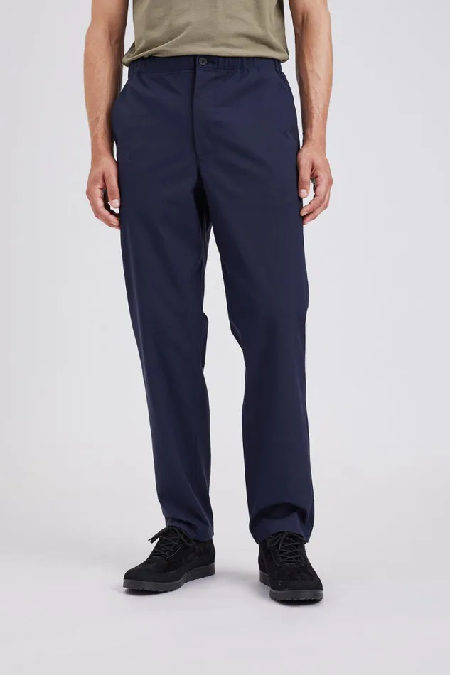 Men Ezra Relaxed Solotex Twill Trouser Dark Navy Norse Projects Trousers
