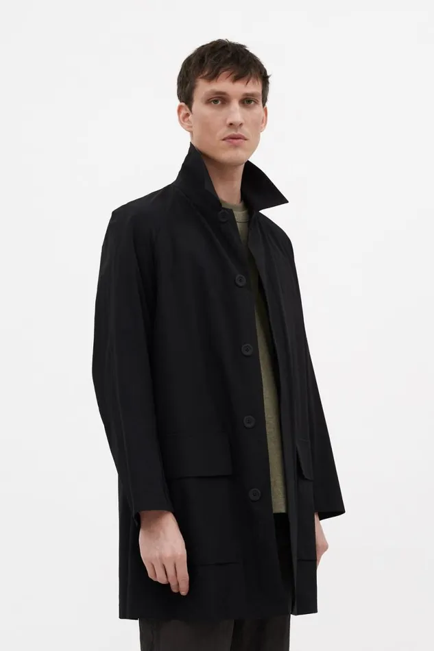 Men Vargo Travel Light Raglan Mac Black Norse Projects Outerwear