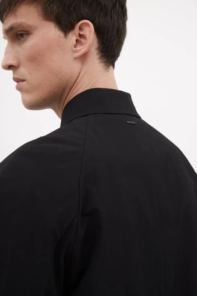 Men Vargo Travel Light Raglan Mac Black Norse Projects Outerwear