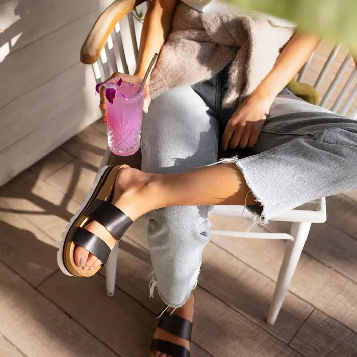 Reef Cushion Vista Hi Black Women Sandals Reef Cushion Vista Hi Black Women Sandals