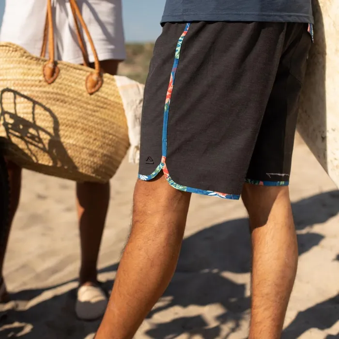 Reef Mullen FW Wvn Short Caviar Men Shorts Boardshorts and Pants Reef Mullen FW Wvn Short Caviar Men Shorts Boardshorts and Pants