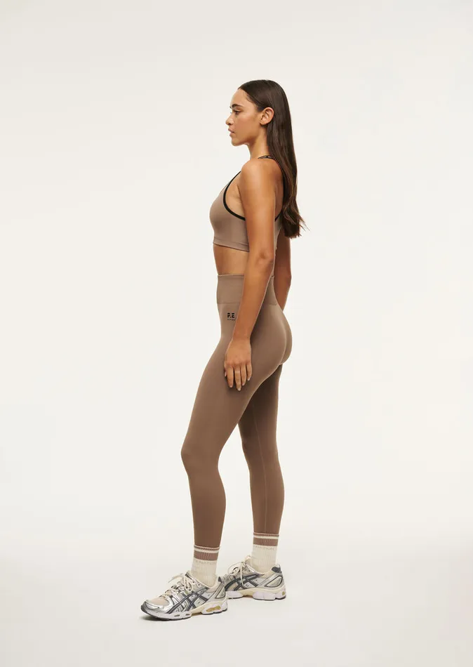 SportsBras PE Nation Women RESTORE SEAMLESS SPORTS BRA IN FOSSIL