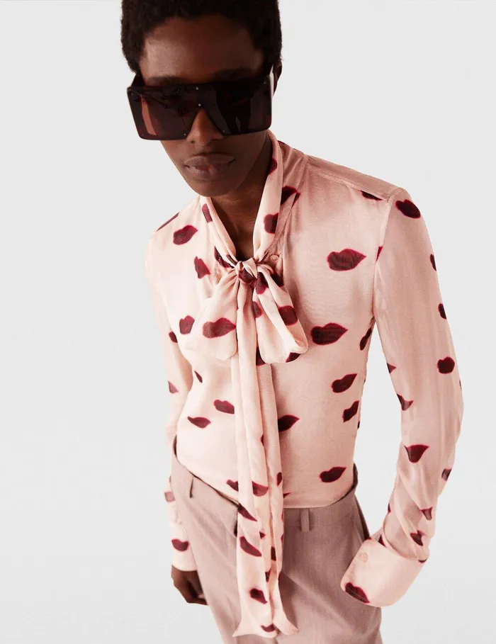 Stella McCartney Shirts And Tops Women LongSleeve Lips Print Top Dusty Pink And Red Stella McCartney Shirts And Tops Women LongSleeve Lips Print Top Dusty Pink And Red