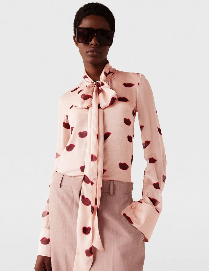 Stella McCartney Shirts And Tops Women LongSleeve Lips Print Top Dusty Pink And Red Stella McCartney Shirts And Tops Women LongSleeve Lips Print Top Dusty Pink And Red