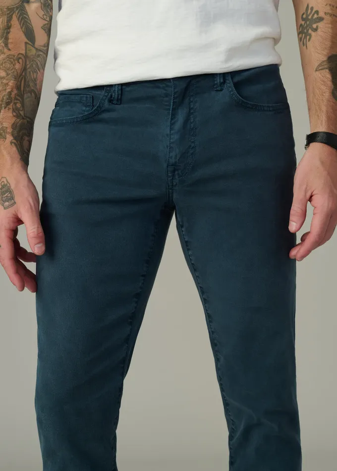 STRAIGHT NARROW THE BRIXTON TWILL Midnight Navy 8211 Joe8217s Jeans Men