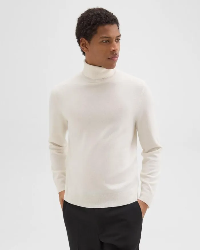 Theory Hilles Turtleneck Sweater In Cashmere Winter White Men Sweaters Cardigans Theory Hilles Turtleneck Sweater In Cashmere Winter White Men Sweaters Cardigans