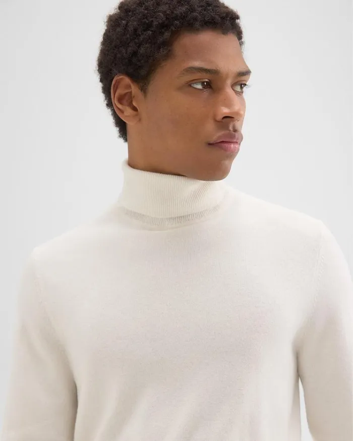 Theory Hilles Turtleneck Sweater In Cashmere Winter White Men Sweaters Cardigans Theory Hilles Turtleneck Sweater In Cashmere Winter White Men Sweaters Cardigans