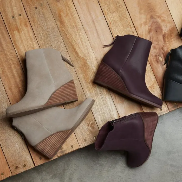 Toms Boots and Booties Casey Ankle Boot Dune Suede 8211 Women Toms Boots and Booties Casey Ankle Boot Dune Suede 8211 Women
