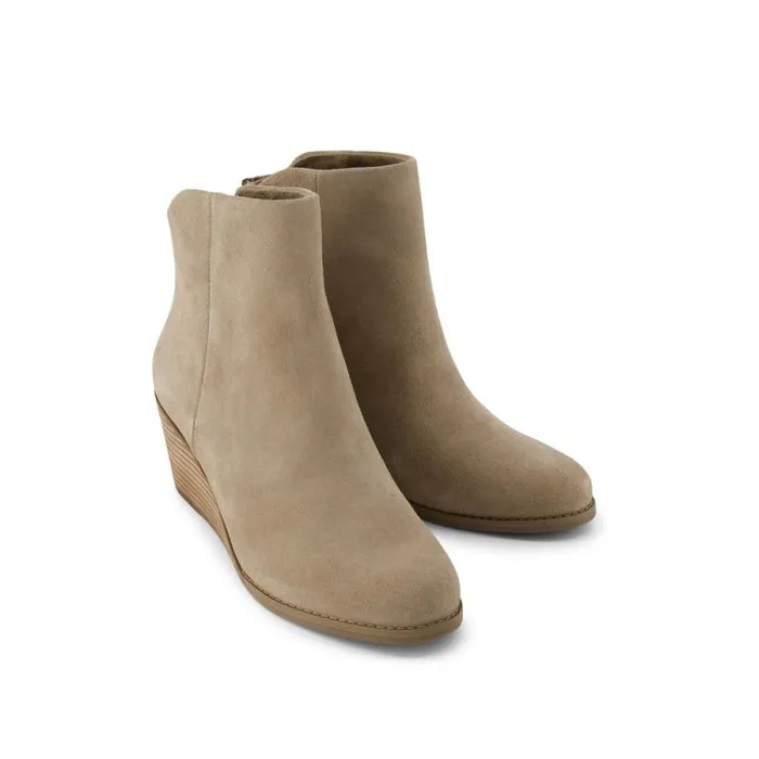 Toms Boots and Booties Casey Ankle Boot Dune Suede 8211 Women Toms Boots and Booties Casey Ankle Boot Dune Suede 8211 Women