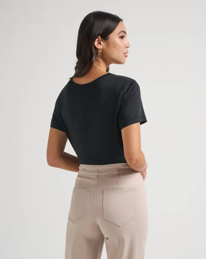 TravisMathew CLOUD JERSEY TEE Black Women Tees
