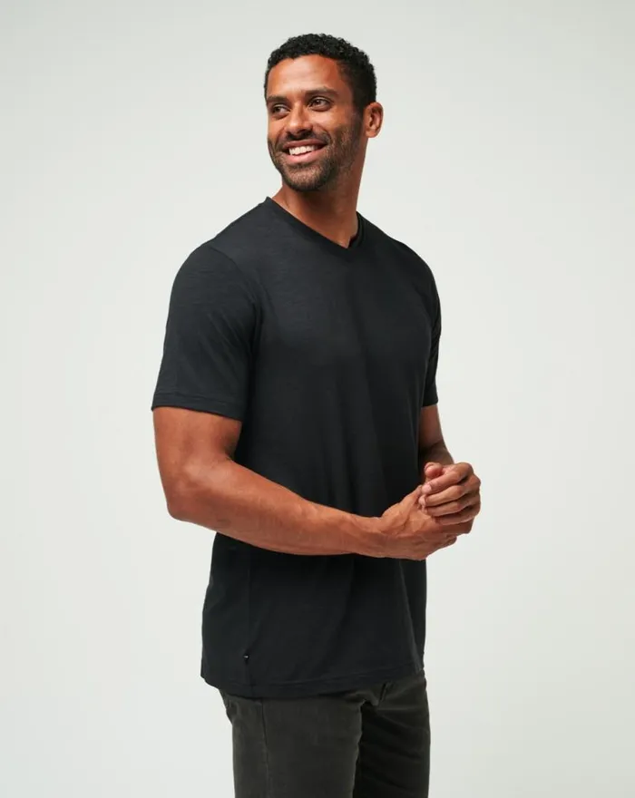 TravisMathew CLOUD TEE Black Men Tees TravisMathew CLOUD TEE Black Men Tees