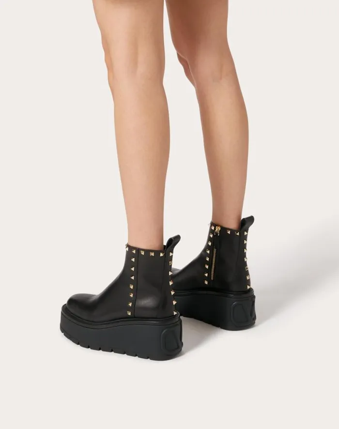 Valentino Boots Woman Uniqueform Calfskin Ankle Boot 85 Mm For Woman In Black Black Valentino Boots Woman Uniqueform Calfskin Ankle Boot 85 Mm For Woman In Black Black