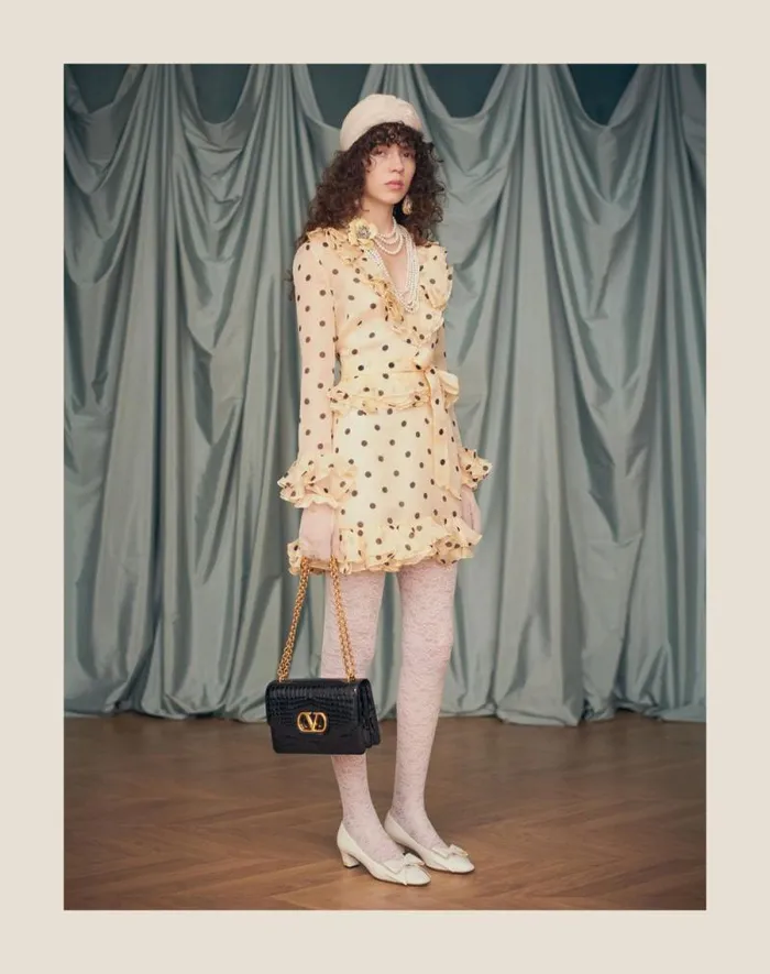 Valentino Dresses Woman Short Dress In Organza With Polka Dot Print For Woman In Ivoryblack Ivoryblack Valentino Dresses Woman Short Dress In Organza With Polka Dot Print For Woman In Ivoryblack Ivoryblack