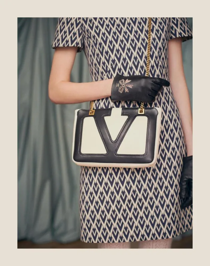 Valentino Dresses Woman Short Dress In Toute La V Jacquard For Woman In Nightcream Nightcream Valentino Dresses Woman Short Dress In Toute La V Jacquard For Woman In Nightcream Nightcream
