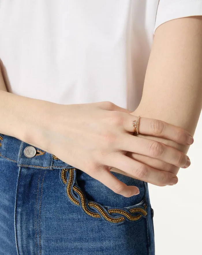 Valentino Jewelry Woman Vlogo Signature Metal And Swarovski Crystal Ring For Woman In Gold Gold Valentino Jewelry Woman Vlogo Signature Metal And Swarovski Crystal Ring For Woman In Gold Gold
