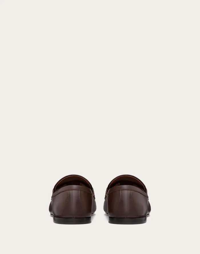 Valentino Laceups And Loafers Man Vlogo Signature Calfskin Nappa Loafer For Man In Fondant Fondant Valentino Laceups And Loafers Man Vlogo Signature Calfskin Nappa Loafer For Man In Fondant Fondant