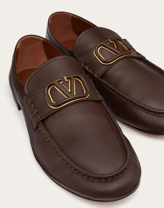 Valentino Laceups And Loafers Man Vlogo Signature Calfskin Nappa Loafer For Man In Fondant Fondant Valentino Laceups And Loafers Man Vlogo Signature Calfskin Nappa Loafer For Man In Fondant Fondant