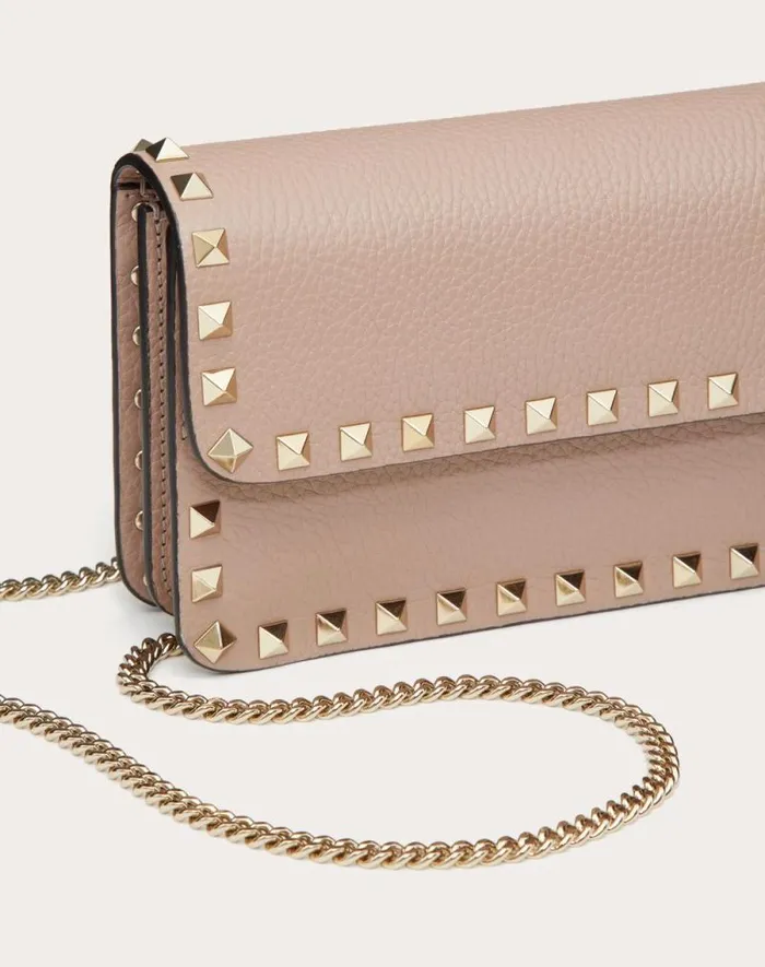 Valentino Mini Bags Woman Rockstud Grainy Calfskin Chain Pouch For Woman In Black Black