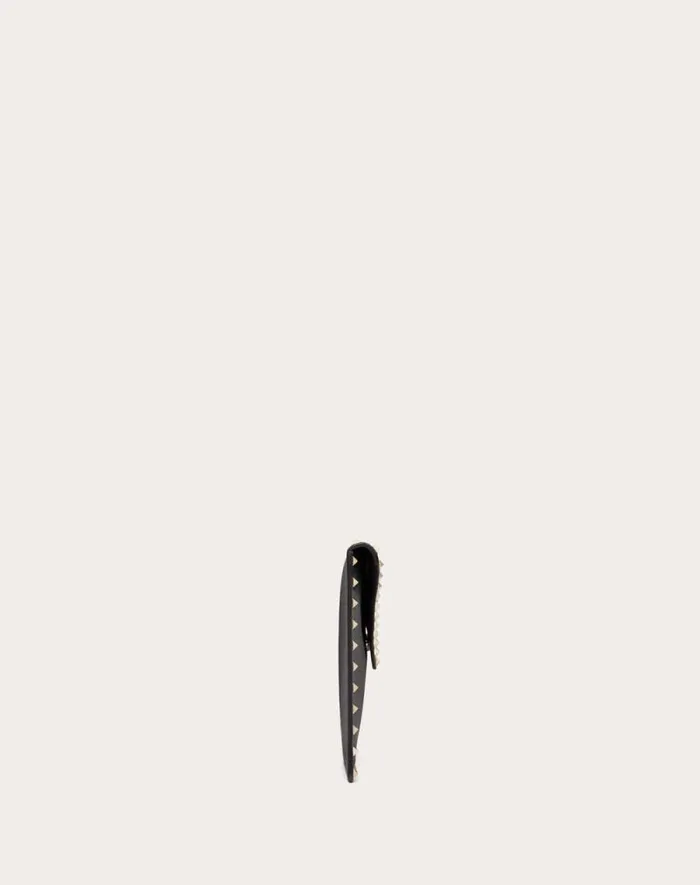 Valentino Mini Bags Woman Rockstud Grainy Calfskin Envelope Pouch For Woman In Poudre Poudre Valentino Mini Bags Woman Rockstud Grainy Calfskin Envelope Pouch For Woman In Poudre Poudre