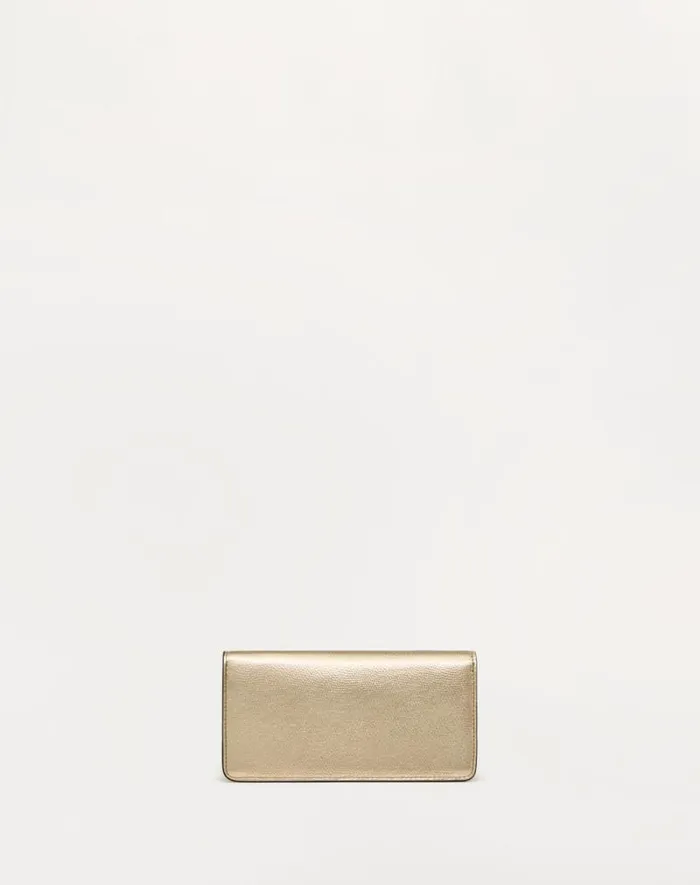 Valentino Mini Bags Woman Vlogo Signature Metallic Grainy Calfskin Wallet With Chain For Woman In Platinum Platinum Valentino Mini Bags Woman Vlogo Signature Metallic Grainy Calfskin Wallet With Chain For Woman In Platinum Platinum