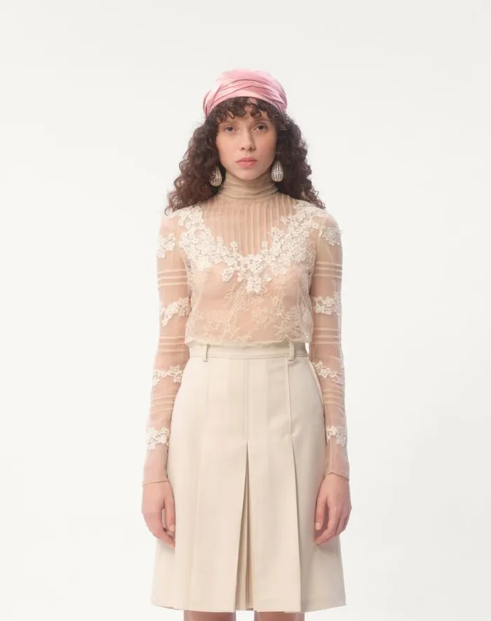 Valentino Shirts And Tops Woman Top In Dentelle With Roses Pattern For Woman In Ivory Ivory Valentino Shirts And Tops Woman Top In Dentelle With Roses Pattern For Woman In Ivory Ivory