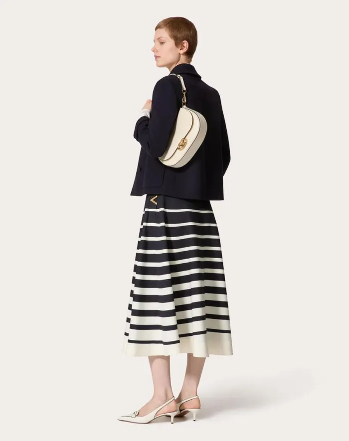 Valentino Shoulder Bags Woman Small Valentino Garavani Ohval Shoulder Bag In Nappa Calfskin For Woman In Rosso Valentino Rosso Valentino Valentino Shoulder Bags Woman Small Valentino Garavani Ohval Shoulder Bag In Nappa Calfskin For Woman In Rosso Valentino Rosso Valentino
