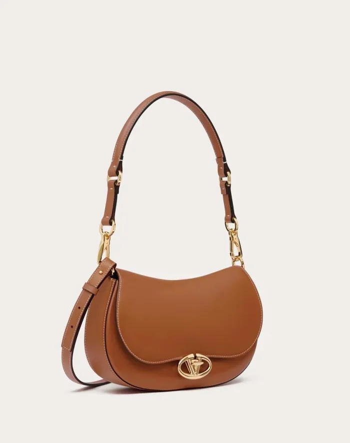 Valentino Shoulder Bags Woman Small Valentino Garavani Ohval Shoulder Bag In Nappa Calfskin For Woman In Rosso Valentino Rosso Valentino Valentino Shoulder Bags Woman Small Valentino Garavani Ohval Shoulder Bag In Nappa Calfskin For Woman In Rosso Valentino Rosso Valentino