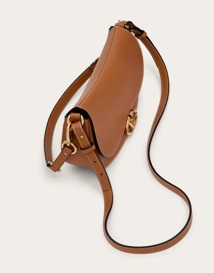 Valentino Shoulder Bags Woman Small Valentino Garavani Ohval Shoulder Bag In Nappa Calfskin For Woman In Rosso Valentino Rosso Valentino Valentino Shoulder Bags Woman Small Valentino Garavani Ohval Shoulder Bag In Nappa Calfskin For Woman In Rosso Valentino Rosso Valentino