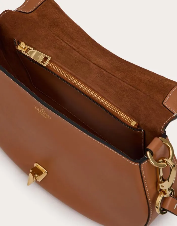 Valentino Shoulder Bags Woman Small Valentino Garavani Ohval Shoulder Bag In Nappa Calfskin For Woman In Rosso Valentino Rosso Valentino Valentino Shoulder Bags Woman Small Valentino Garavani Ohval Shoulder Bag In Nappa Calfskin For Woman In Rosso Valentino Rosso Valentino
