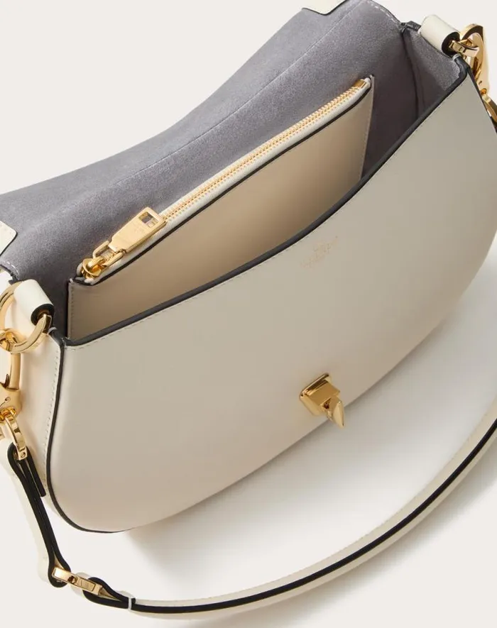 Valentino Shoulder Bags Woman Small Valentino Garavani Ohval Shoulder Bag In Nappa Calfskin For Woman In Rosso Valentino Rosso Valentino Valentino Shoulder Bags Woman Small Valentino Garavani Ohval Shoulder Bag In Nappa Calfskin For Woman In Rosso Valentino Rosso Valentino
