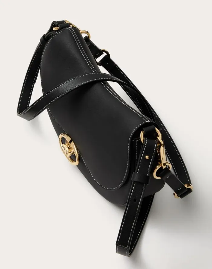 Valentino Shoulder Bags Woman Small Valentino Garavani Ohval Shoulder Bag In Nappa Calfskin For Woman In Rosso Valentino Rosso Valentino Valentino Shoulder Bags Woman Small Valentino Garavani Ohval Shoulder Bag In Nappa Calfskin For Woman In Rosso Valentino Rosso Valentino
