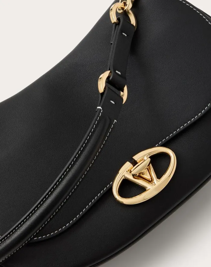 Valentino Shoulder Bags Woman Small Valentino Garavani Ohval Shoulder Bag In Nappa Calfskin For Woman In Rosso Valentino Rosso Valentino Valentino Shoulder Bags Woman Small Valentino Garavani Ohval Shoulder Bag In Nappa Calfskin For Woman In Rosso Valentino Rosso Valentino