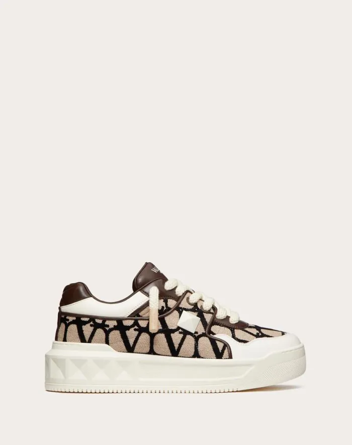 Valentino Sneakers Man One Stud Xl Lowtop Sneaker In Nappa Leather And Toile Iconographe Fabric For Man In Fondant Fondant Valentino Sneakers Man One Stud Xl Lowtop Sneaker In Nappa Leather And Toile Iconographe Fabric For Man In Fondant Fondant