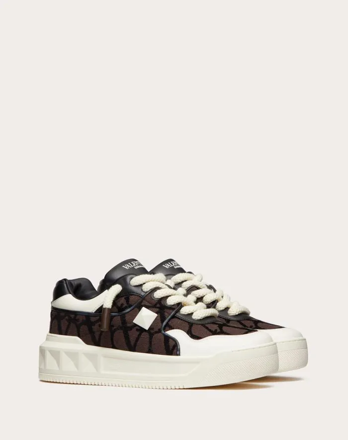 Valentino Sneakers Man One Stud Xl Lowtop Sneaker In Nappa Leather And Toile Iconographe Fabric For Man In Fondant Fondant Valentino Sneakers Man One Stud Xl Lowtop Sneaker In Nappa Leather And Toile Iconographe Fabric For Man In Fondant Fondant