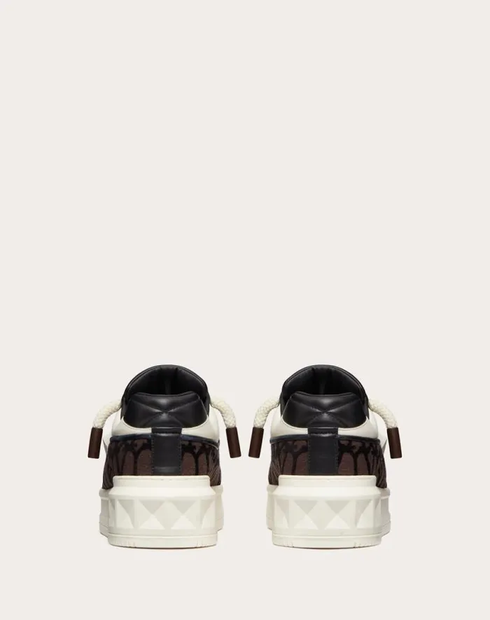 Valentino Sneakers Man One Stud Xl Lowtop Sneaker In Nappa Leather And Toile Iconographe Fabric For Man In Fondant Fondant Valentino Sneakers Man One Stud Xl Lowtop Sneaker In Nappa Leather And Toile Iconographe Fabric For Man In Fondant Fondant