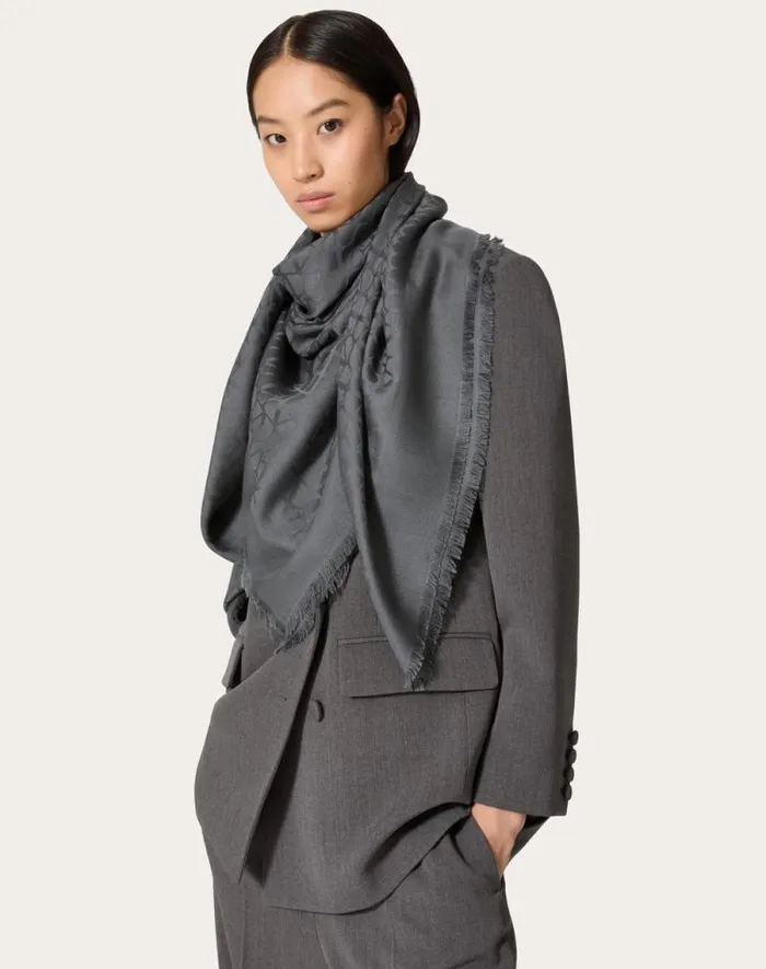 Valentino Soft Accessories Woman Toile Iconographe Wool And Silk Shawl For Woman In Black Black Valentino Soft Accessories Woman Toile Iconographe Wool And Silk Shawl For Woman In Black Black