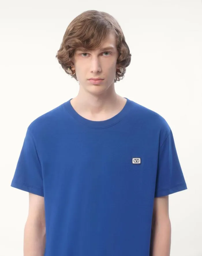 Valentino Tshirts And Sweatshirts Man Cotton Tshirt With Vlogo Patch For Man In Blue Blue Valentino Tshirts And Sweatshirts Man Cotton Tshirt With Vlogo Patch For Man In Blue Blue