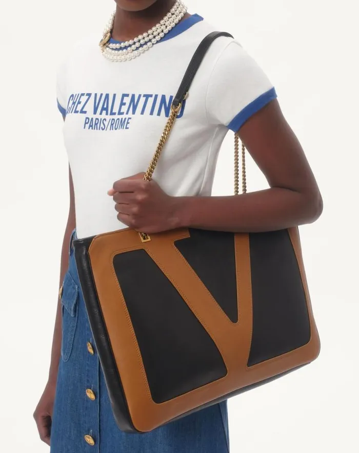 Valentino Tshirts And Sweatshirts Woman Jersey Cotton Tshirt For Woman In Ivoryelectric Blue Ivoryelectric Blue Valentino Tshirts And Sweatshirts Woman Jersey Cotton Tshirt For Woman In Ivoryelectric Blue Ivoryelectric Blue
