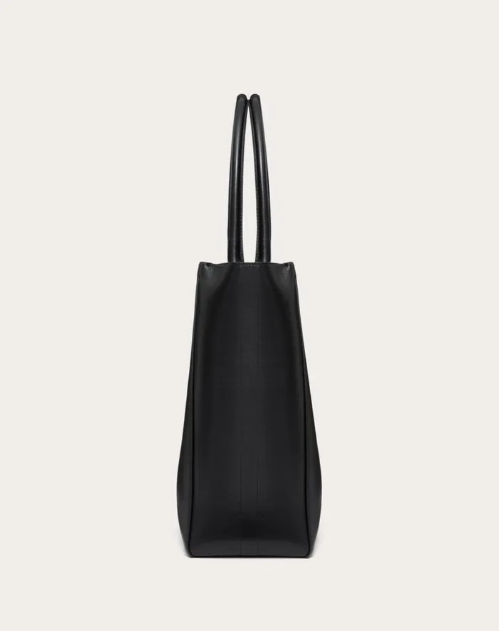 Valentino Totes Man Medium Vlogo Locker Leather Shopping Bag For Man In Black Black Valentino Totes Man Medium Vlogo Locker Leather Shopping Bag For Man In Black Black