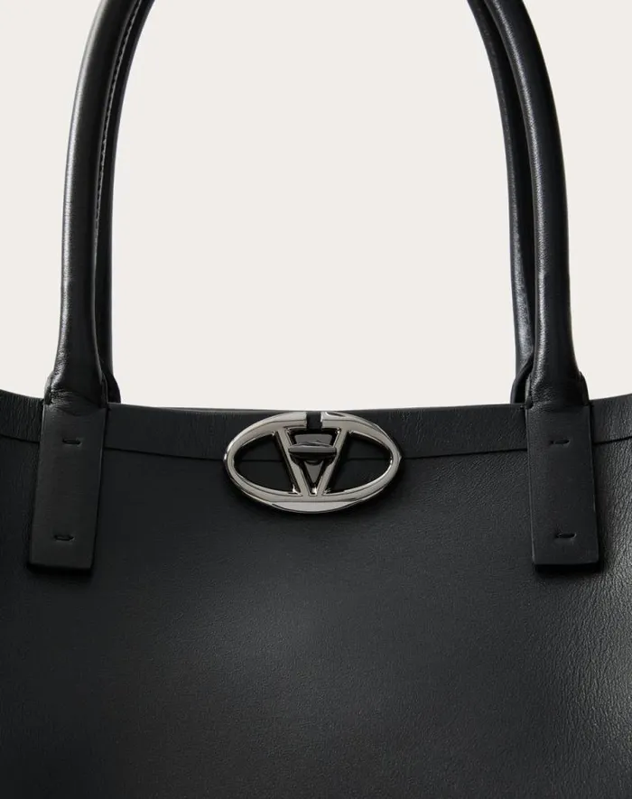Valentino Totes Man Medium Vlogo Locker Leather Shopping Bag For Man In Black Black Valentino Totes Man Medium Vlogo Locker Leather Shopping Bag For Man In Black Black