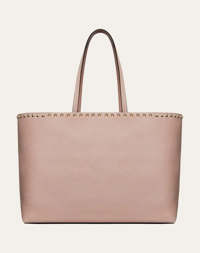 Valentino Totes Woman Rockstud Grainy Calfskin Tote Bag For Woman In Poudre Poudre Valentino Totes Woman Rockstud Grainy Calfskin Tote Bag For Woman In Poudre Poudre
