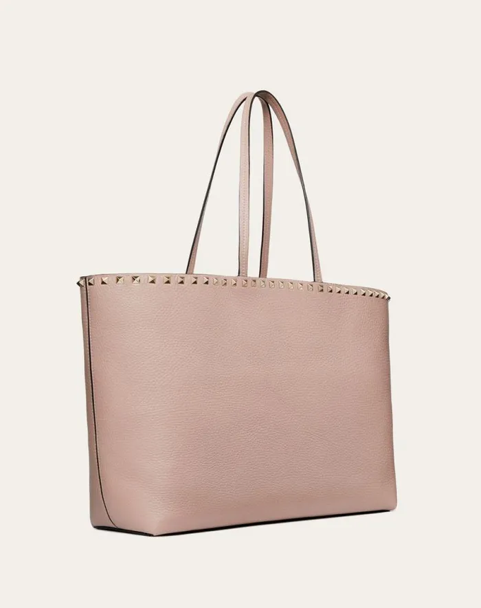 Valentino Totes Woman Rockstud Grainy Calfskin Tote Bag For Woman In Poudre Poudre Valentino Totes Woman Rockstud Grainy Calfskin Tote Bag For Woman In Poudre Poudre