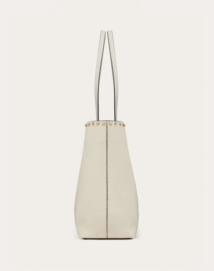 Valentino Totes Woman Rockstud Grainy Calfskin Tote Bag For Woman In Poudre Poudre Valentino Totes Woman Rockstud Grainy Calfskin Tote Bag For Woman In Poudre Poudre