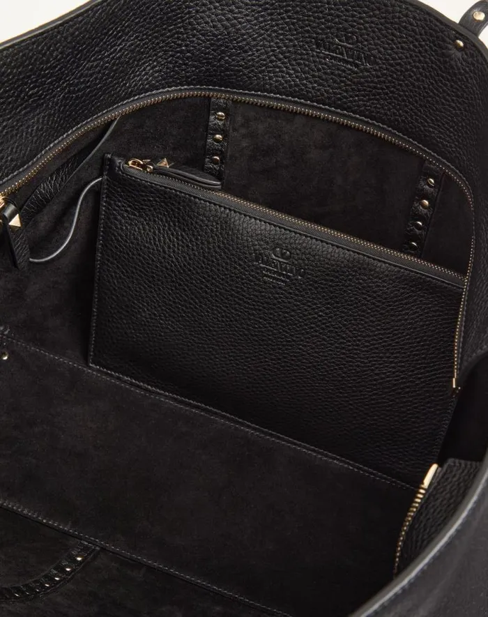 Valentino Totes Woman Valentino Garavani Rockstud Shopping Bag In Grainy Calfskin For Woman In Black Black Valentino Totes Woman Valentino Garavani Rockstud Shopping Bag In Grainy Calfskin For Woman In Black Black