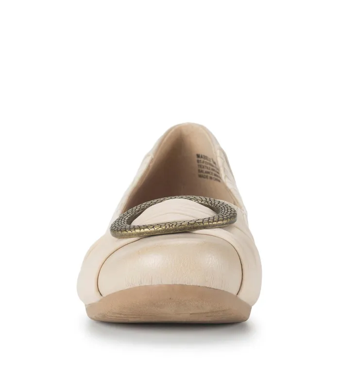 Women Baretraps Flats and Loafers Mabely Flat Milkyway